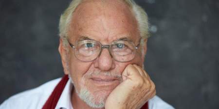 Borítókép: „A félelmet akkor győzöd le, ha bele mersz nézni a pofonba” - Beszélgetés Müller Péterrel 