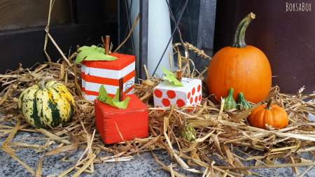 Borítókép: Fából tököcske - Így készíts halloweeni dekorációt elárvult gerendavégekből, naná, hogy a gyerekekkel