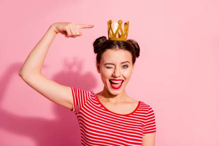 Borítókép: Eleged van a cseléd szerepből? Így válj királynővé!