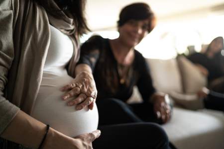 Borítókép: A terhes lányom nem akarja, hogy vele legyek és segítsek neki