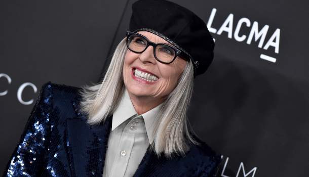 Borítókép: Hiába 75 éves, Diane Keaton volt a legdivatosabb a LACMA vörös szőnyegén