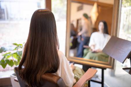 Borítókép: A tél kedvenc hajszíne mindenkinek jól áll: próbáld ki te is a luxusbarnát