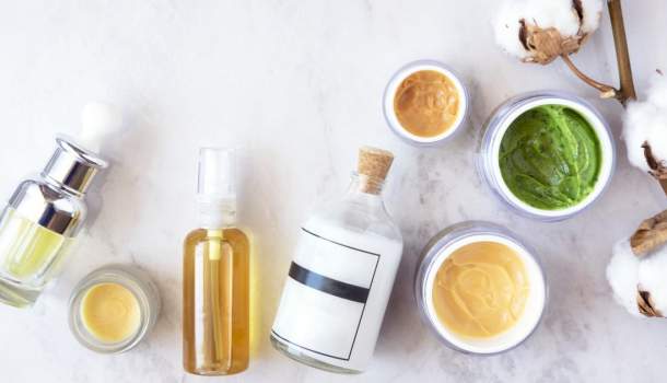 Borítókép: Így kényeztesd a bőrödet a hűvösebb hónapokban: 6 termék, amit megéri beszerezni ebben a szezonban