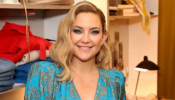 Borítókép: Kopizd le a stílusát: Kate Hudson kedvenc őszi cipőjét te is imádni fogod