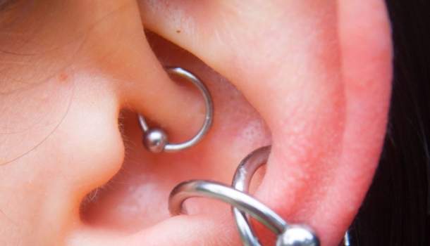 Borítókép: A migrén piercing tényleg működik? Érdekes eredményre jutott egy friss kutatás