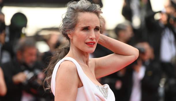 Borítókép: „Még sosem éreztem magamat gyönyörűbbnek” – Andy Macdowell interjúban beszélt a koráról és az öregedésről