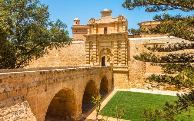 Mdina-híd, a történelmi fővárosban