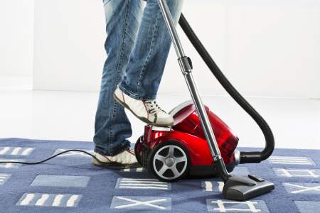 Borítókép: Először segített be a házimunkába; tragédia lett belőle