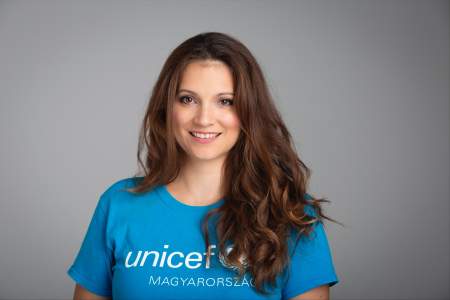 Borítókép: „Így lettem” – Repülj velünk vissza oda, ahol minden elkezdődött: a gyerekkorodba!