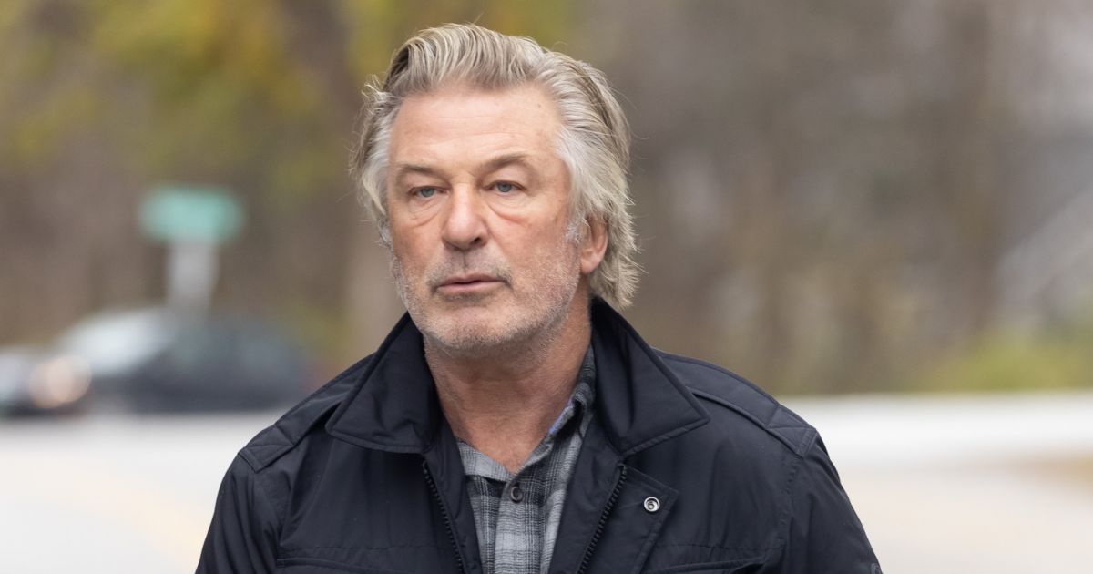 „Nem húztam meg a ravaszt” - Alec Baldwin könnyek között mesélt a forgatásról, ahol lelőtte az operatőrt