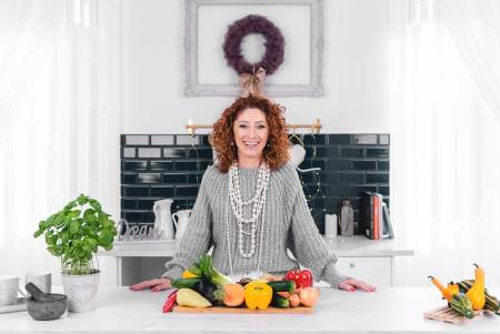 Borítókép: Ötvös Edina egészségsherpa: A holisztikus egészség coach egyénre szabott megoldásokat keres, miközben segít cipelni csomagjainkat