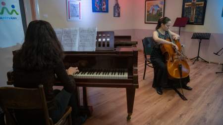 Borítókép: Merjenek segítséget kérni, tanulják meg az érzéseiket kifejezni