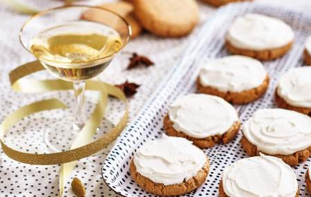 Borítókép: Szilveszteri mentes keksz Stahl Judittól