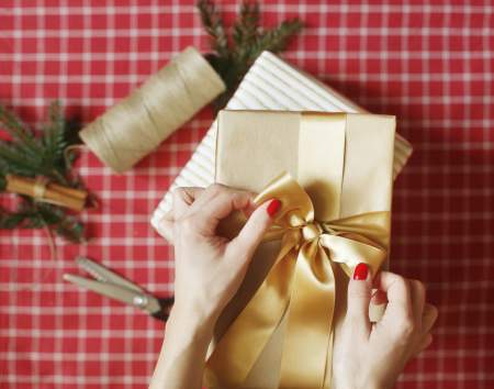 Borítókép: Szalag + villa, vagyis készíts mini masnit villával DIY