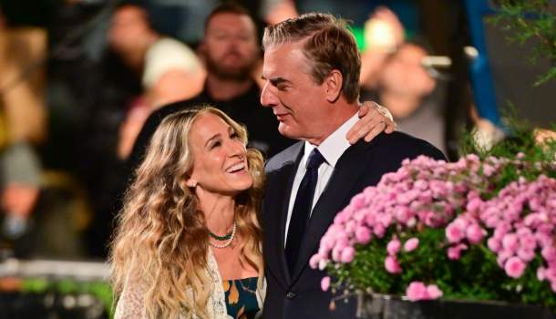 Borítókép: Mindenki Mr. Bigje választ adott arra a kérdésre, ami senkit nem hagyott nyugodni a Szex és New York folytatásában