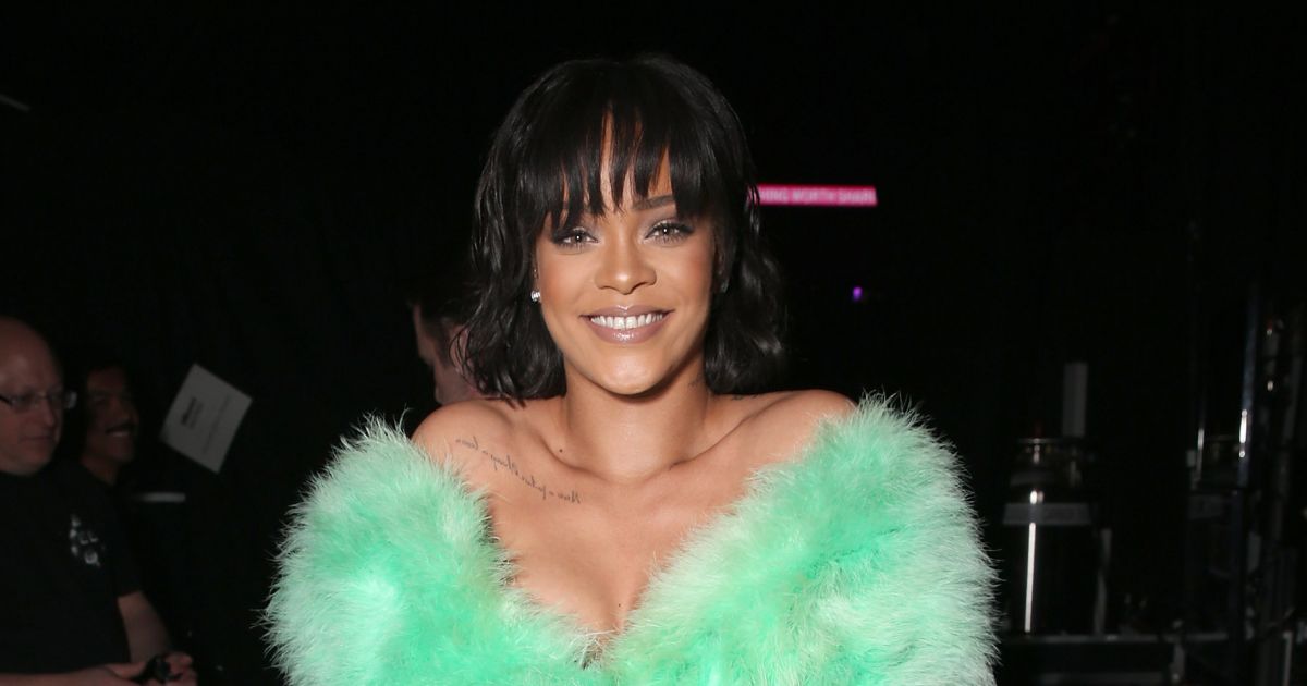 Csak ámulunk a bombázó legújabb fotóin: Rihanna Grincsnek öltözött