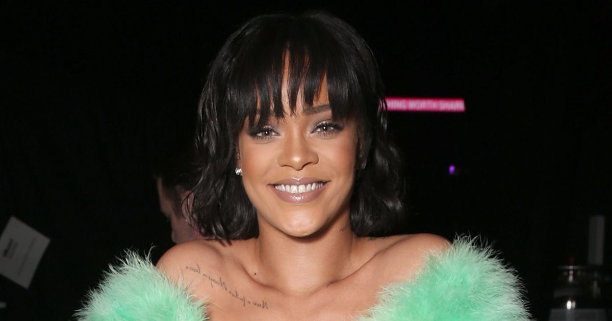 Csak ámulunk a bombázó legújabb fotóin: Rihanna Grincsnek öltözött