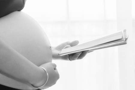 Borítókép: Terhes emberek - A kismama szó használata diszkriminatív és ódivatú!