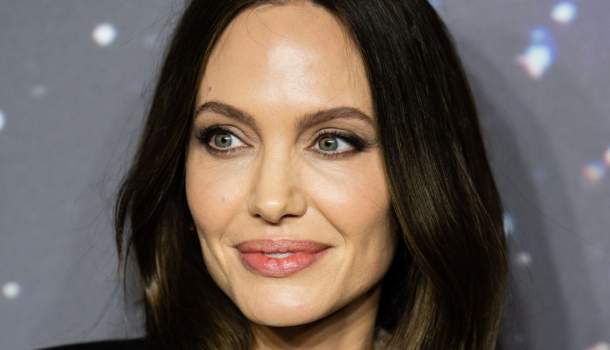 Borítókép: Angelina Jolie lassan elbújhat lánya mögött - Vivienne kiköpött mása híres édesanyjának