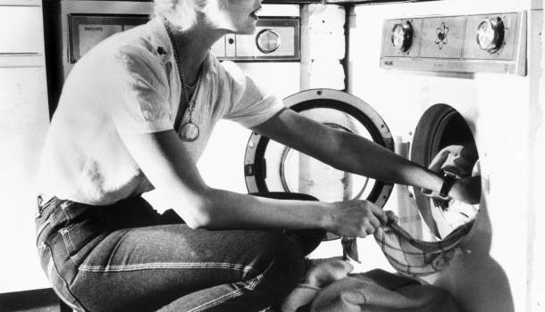 Borítókép: Ki kell-e mosni az új ruhát, mielőtt először felveszed? Itt a meglepő válasz!