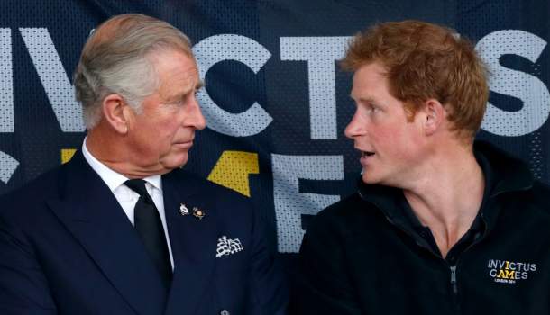 Borítókép: Károly nem várt felajánlást tett, csak hogy találkozhasson Lilibettel