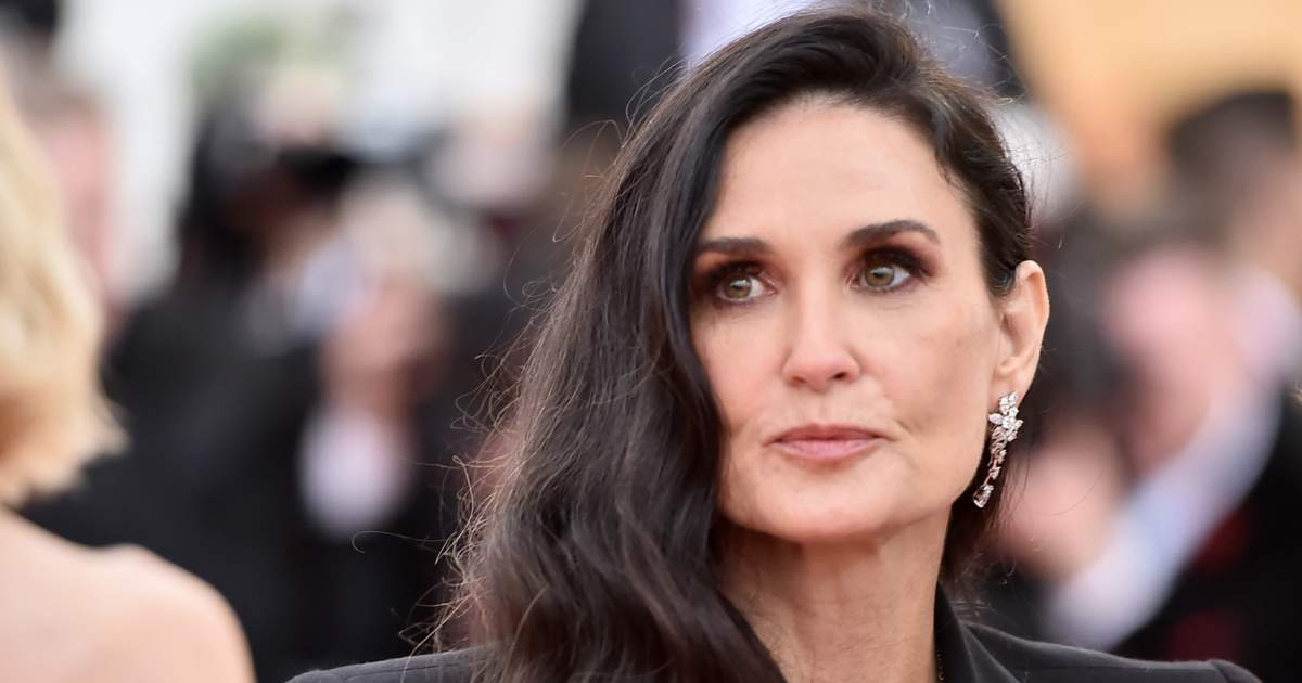 Eláll a szavunk! Demi Moore 59 évesen még pizsamában is szívdöglesztő