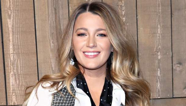 Borítókép: Négyen egy kabátban: Nem csak Blake Lively imádja a szezon egyik népszerű darabját