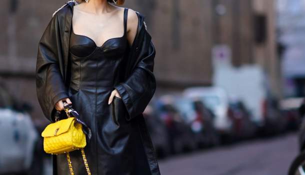 Borítókép: 1 perc stílus: Ezekkel a cipőkkel érdemes most kombinálnod kedvenc fekete ruháidat