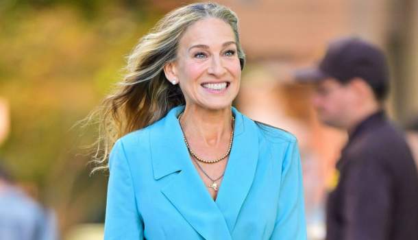 Borítókép: Több mint 20 évvel az első szereplése után, Carrie Bradshaw ikonikus táskája TikTok rekordokat döntöget