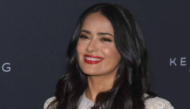 Borítókép: Hogy csinálja? Az 55 éves Salma Hayek smink nélkül is gyönyörű