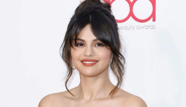 Borítókép: A téli rosszkedv ellen Selena Gomez manikűrje lehet a tökéletes megoldás