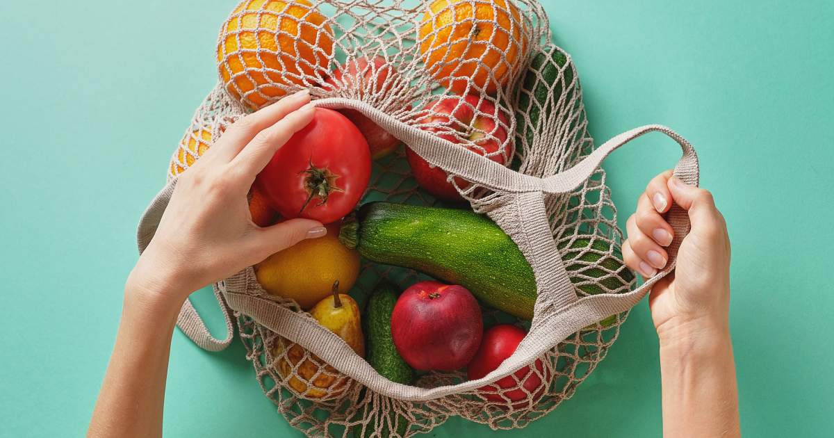 Borítókép: Elő a vászonszatyrokkal, dobozokkal, befőttesüvegekkel: megnyitott a Dekadeli!