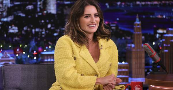 Vörös és göndör: alig lehet ráismerni Penélope Cruzra legújabb fotóján