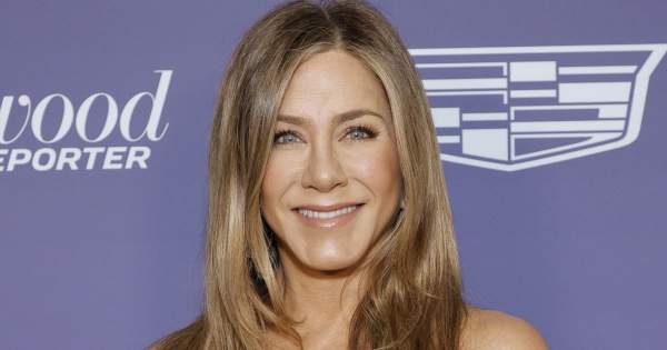 Borítókép: Jennifer Aniston a lehető leglátványosabb nadrágban ünnepelte 53. születésnapját - VIDEÓ