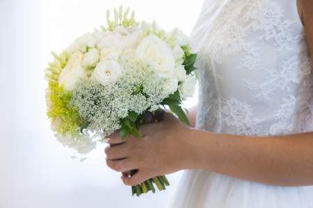 Borítókép: 5 férfi őszintén bevallotta, mit érzett, amikor először látta meg  a menyasszonyát esküvői ruhában