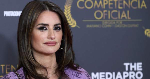 Eláll a szavunk! Penélope Cruz szó szerint mindenkit túlragyogott a legutóbbi vörös szőnyeges megjelenésével