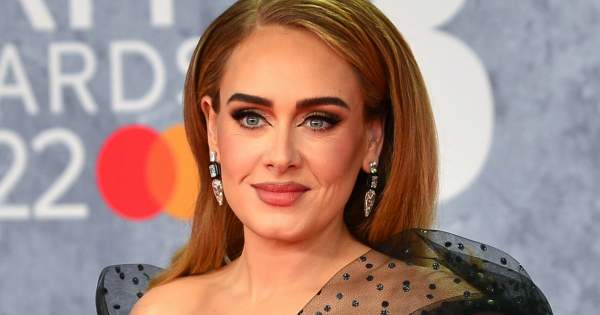 Borítókép: Elcsípték őket! Adele nyilvánosan turbékolt szerelmével, a páros között izzott a levegő - FOTÓK