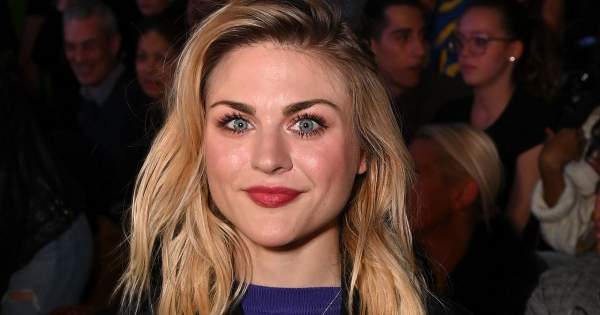 Borítókép: Nem várt álompár! Nem semmi sráccal jött össze Kurt Cobain lánya