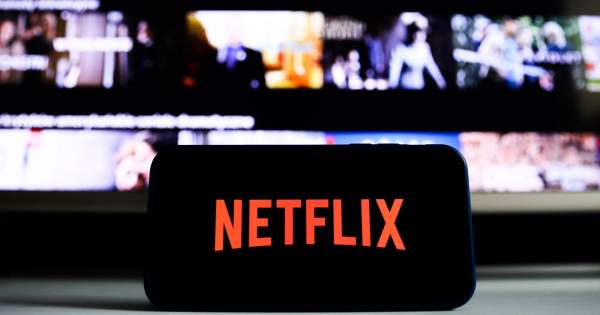Borítókép: Hihetetlen! Több millió forint értékben loptak el ékszereket a világhírű Netflix sorozat forgatásáról