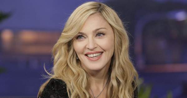 Borítókép: Íme a valóság: Madonna a filterek nélkül is letagadhatna vagy 20 évet?