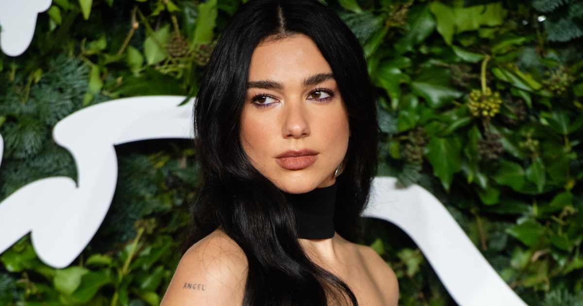 Hallottál már róla? Gyönyörű és ismert nő Dua Lipa 20 éves húga