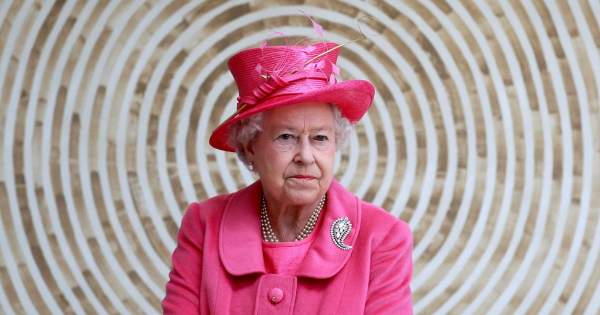 Borítókép: Lezárult egy korszak! Erzsébet királynő sosem költözik vissza a Buckingham-palotába, jó oka van rá