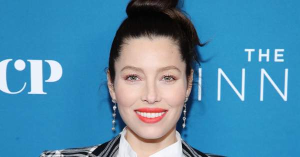 Borítókép: Jessica Biel végre visszatért és szinte teljesen felismerhetetlen új szerepében - FOTÓK 