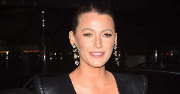 Borítókép: Blake Lively egy ritka dögös szettben mutatta meg kockás hasát - FOTÓ