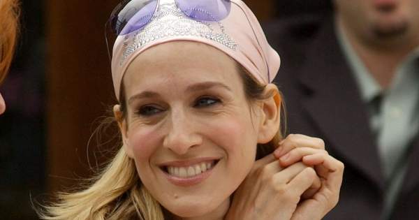 Borítókép: Kapaszkodj meg! Carrie Bradshaw egyik legmegosztóbb stílustrükkje közel 15 év után visszatér