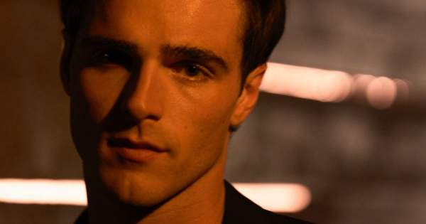 Borítókép: „Látni, ahogy mások sikeresek lesznek a szórakoztatóiparban, éhessé tesz a sikerre” - interjú az Eufória rosszfiújával, Jacob Elordival