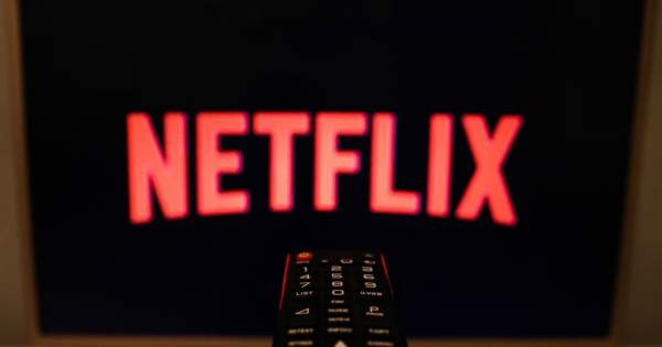 Borítókép: A nap híre: Újabb sikerkönyvet filmesít meg a Netflix, a rajongók már nem győzik kivárni