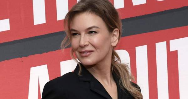 Borítókép: Leesik az állad, ha meglátod, milyen csodaszép ruhában tündököl legújabb képén Renee Zellweger