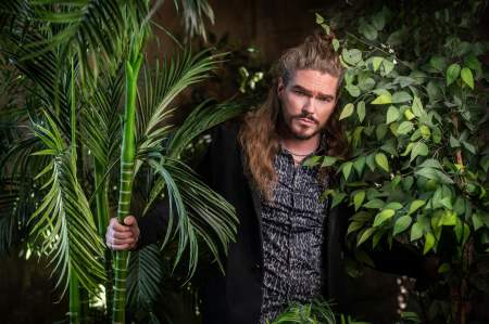 Borítókép: A magyar Jason Momoa kentaur és képregényhős is egyben