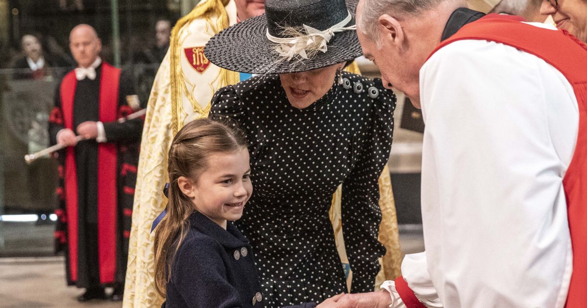 Egy szájról olvasó szakértő leleplezte, mit súgott Sarolta fülébe Katalin Fülöp herceg megemlékezésén